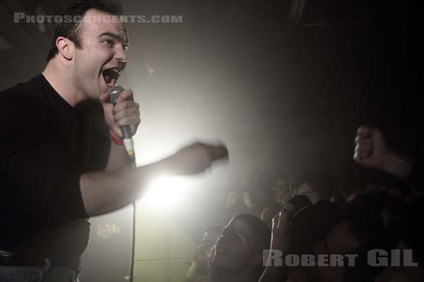 FUTURE ISLANDS - 2014-02-13 - PARIS - La Maroquinerie - 